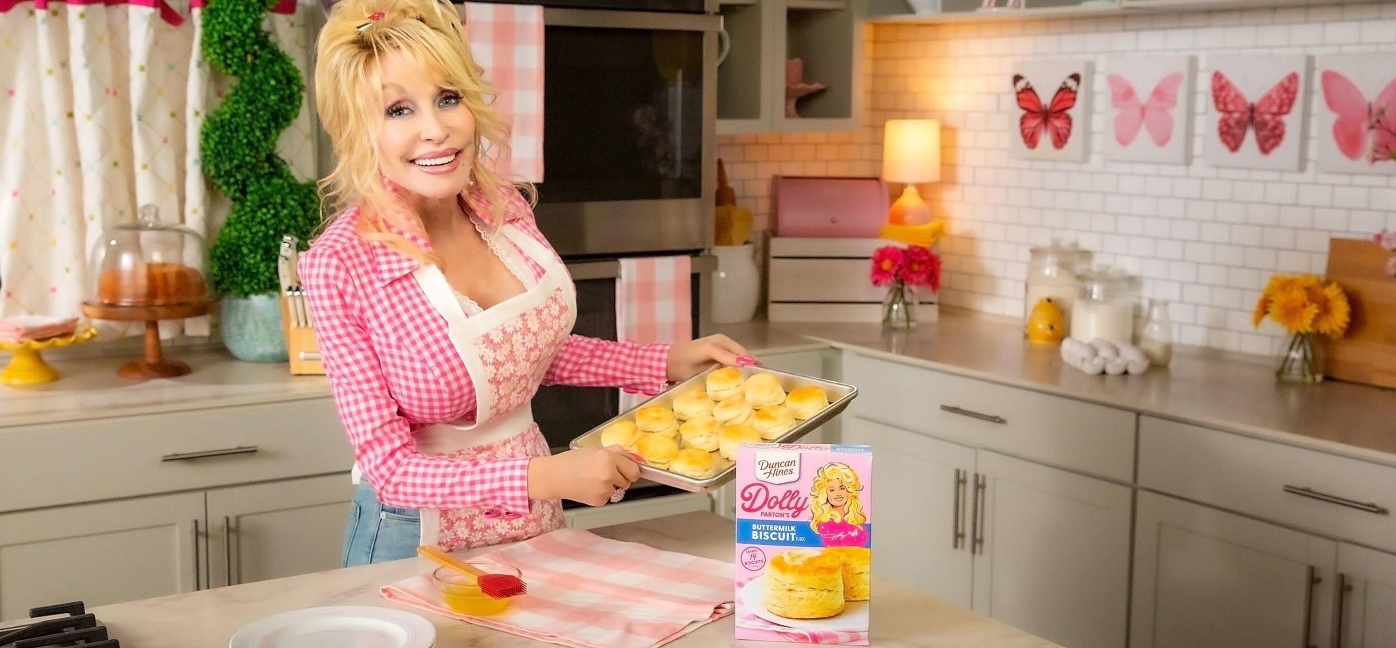 Dolly Parton x Ducan Hines 23